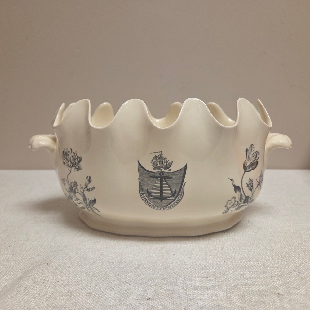 Wedgwood Club Monteith Bowl 1st Edition 1953 Original 13 colonies. REPLICA